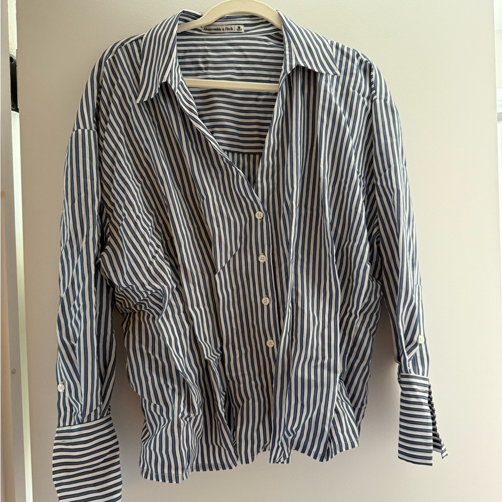 Abercrombie & Fitch Navy Striped Nipped Poplin Button Down Shirt
